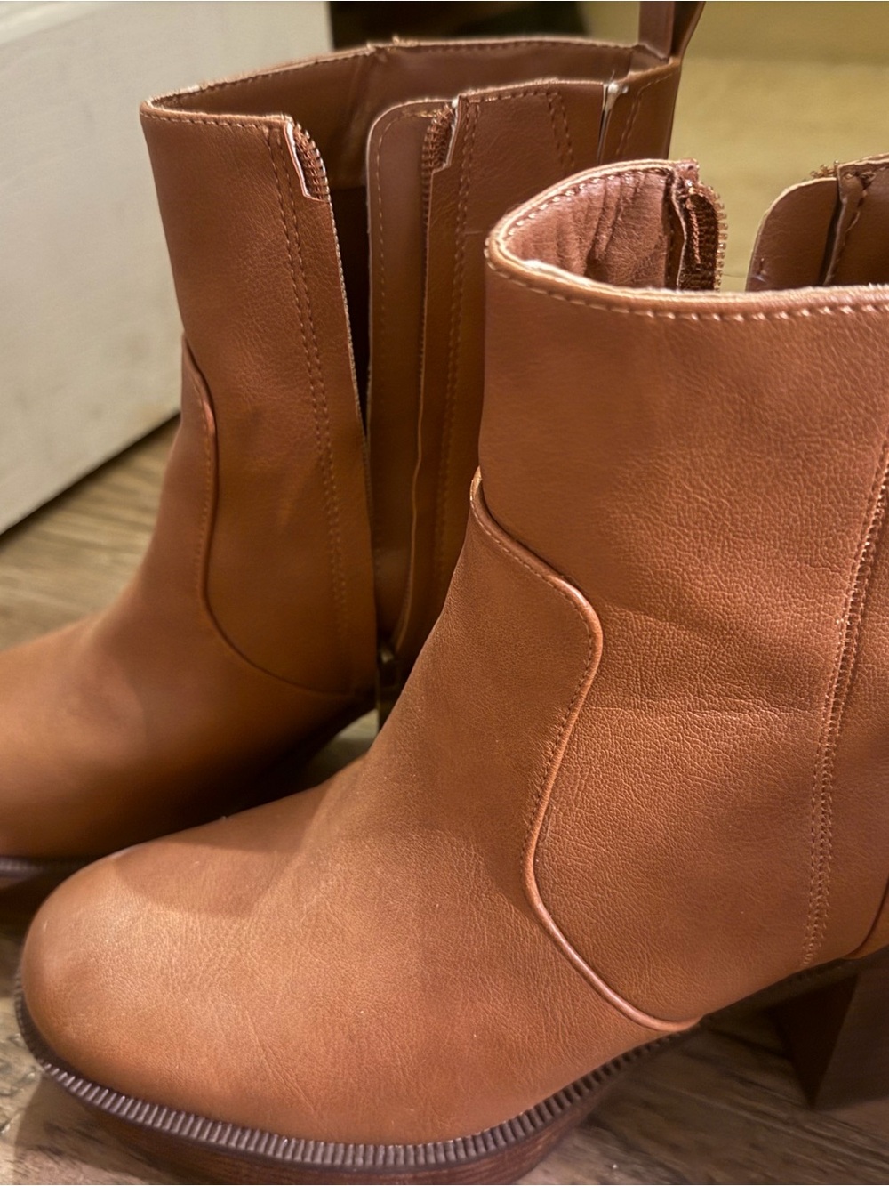 House of Harlow 1960 Tan Leatherette Ankle Booties
